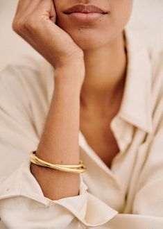 Open brass cuff gilded with fine gold;Inside dimensions : 55 x 45 mm / 2.1 x 1.7 in;Opening : 28 mm / 1.10 in Holiday Bracelets, Hair Jewels, Brass Cuff, Gold Bracelet Cuff, Wrist Cuffs, Jewelry Photography, Fall Jewelry, Engraved Jewelry, Best Bags