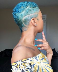 xbrattt 💕🦋💖 Natural Hair Short Cuts, Pushing Boundaries, Short Hair Pixie Cuts, Short Sassy Hair, Dyed Natural Hair, Sassy Hair