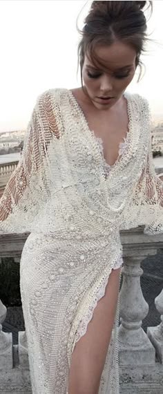 Gorgeous. Would never buy it or wear it, but nice to dream. White Lace Gown, فستان سهرة, 가을 패션, Gorgeous Gowns, Lace Gown, Looks Style, Mode Inspiration, Beautiful Gowns, Street Styles