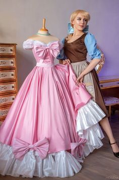 Who Made Me A Princess Dress, Disney Princess Gowns, Disney Princess Cosplay, Pink Princess Dress, Princess Clothes, Cinderella Princess, Silver Cocktail Dress, Disney Dress, Fantasia Disney