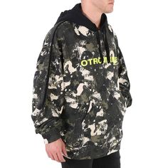 SKU: CMBB088R20FLE001-6159. Hoodie from Marcelo Burlon in Cotton and Polyester featuring a hood with drawcord closures, long sleeves, ribbed cuffs and hem, camouflage print, Ostromundo print on the chest, kangaroo pocket and a relaxed fit. Materials: 82% Cotton, 18% Polyester. Camouflage Hoodie, Camo Hoodie, Marcelo Burlon, Camouflage Print, Cotton Hoodie, Hoodie Top, Print Logo, Hoodie Print, Kangaroo Pocket