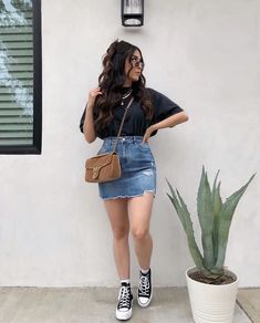 What To Wear With A Denim Skirt, Cute Jean Skirt Outfits, Skort Outfits, Mini Skirts Outfits Summer, Denim Mini Skirt Outfit, Summer Dress Outfits Casual, Everyday Casual Outfits, Star Black, Summer Outfit Ideas