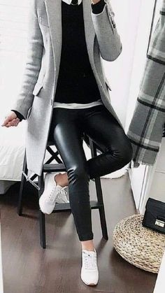 Look Legging, Black Leather Pants, Mode Casual, Casual Work Outfits, Looks Chic, Work Outfits Women, Fall Fashion Outfits, Casual Fall Outfits, Business Casual Outfits