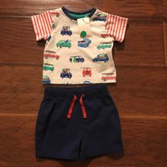 Brand New Set Size 0-3 Months From Pet And Smoke Free Home Month Colors, Mini Boden, New Set, Matching Sets, 3 Months, Rompers, Pet, Brand New, Black