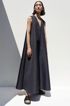 Resort Looks Outfits, Co Collection, Rtw Dress, Minimal Clothing, Open Wardrobe, 일본 패션, Resort Fashion, Resort 2020, Maxi Robes