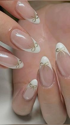 #nails Summer Nails With Bows, Coquette Almond Nails, Athletic Nails, Nail Design Gold, Preppy Nails, Paznokcie Hello Kitty, Bow Nail Designs, Teen Nails, Nyc Nails