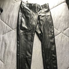 Bnwt Zara Womens Faux Leather Legging In Black In Large Black Faux Leather Leggings For Work, Elegant Black Faux Leather Leggings, Zara Sleek Faux Leather Pants, Zara Black Leggings For Work, Zara Black Leggings For Fall, Leather Legging, Zara Pants, Faux Leather Leggings, Zara Black