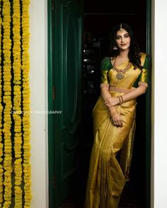 Pelli Sarees Pattu, Kanjeevaram Sarees Wedding, Yellow Kanchipuram Saree, Yellow Bridal Saree, Pattu Sarees Latest Collection, Bridal Saree Designs, Bridal Saree Collection, Engagement Sarees, Wedding Saree Designs