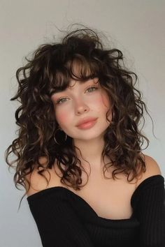 30 Fall Curly Hairstyles Ideas for a Breathtaking Look Fall Hair Curly Color, Medium Length Haircut With Curls, Curly Shag Curtain Bangs, Medium Length Hairstyles For Curly Hair, Cute Curly Hair Cuts, Shoulder Length Curly Hair With Layers And Bangs, Flattering Haircuts For Plus Size, Curly Shullet Hairstyles, Different Haircut Styles