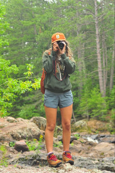 camping fits, cute hiking outfits, cute hiking outfit summer, hiking outfit spring Arizona Aesthetic Outfits Summer, Plus Size Hike Outfit, Vintage Surfer Aesthetic Outfits, Western Hiking Outfits, Northeast Summer Outfits, Granola Hiking Outfit Summer, Summer Outfits Granola Girl, Summer Granola Fits, Montana Vacation Outfits Summer