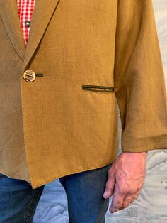 "Classic Austrian Mustard Brown Bawarian Trachten Mens Jacket Alpen German Jacket Trachten Linen Traditional Bavarian Jacket Size Large Estimated size: L Material: 50% Linen; 45% Polyester Linning: 100% Acetate Measurements: (lying flat) Length: 28,5\"/ 72 cm Sleeve: 24\" / 61 cm Shoulders: 18\"/ 46 cm Pit to pit: 21.5\"/ 55 cm Waist: 21.5\"/ 54 cm Please check measurements to insure a proper fit. Remember to allow yourself some extra room for movement. You can compare these with something from Olive Single Breasted Blazer For Fall, Olive Single-breasted Blazer For Fall, Vintage Khaki Blazer With Lapel Collar, Vintage Khaki Blazer For Fall, Vintage Single-breasted Khaki Blazer, Vintage Khaki Single-breasted Blazer, German Dress, Pink One Piece, Extra Room