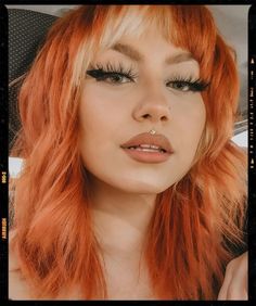 Red Hair With Blonde Color Blocking, Coloured Fringe Hair, Blonde Fringe Ginger Hair, Fun Red Hair Color Ideas Short Hair, Fun Hair Color With Bangs, Ginger Hair With Money Piece Bangs, Blonde And Red Color Block Hair, Copper Blonde Color Block, Copper Hair With Blonde Color Block