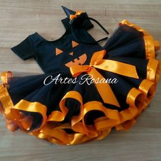 Dog Clothes Patterns Sewing, Diy Tutus, Spooky Halloween Costumes, Halloween Tutu, Pumpkin Dress, Bee Costume, Pretty Halloween, Halloween This Year, Halloween 1