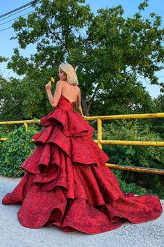 Ruffles is the way to go! Fulfilling dress by one colour and ruffles cut for all-in-red ladies.Little shines all along it add to the magic bordo dress. Bordo Dress, One Colour, Red Dragon, Way To Go, One Color, High Low Dress, Red Dress, The Magic, Ruffles