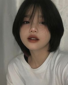 Ulzzang Short Hair, Haircuts For Medium Hair, Hair Up Styles, Haircuts Straight Hair