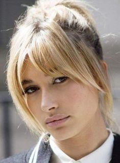 Bangs Sideswept, Trend Pony, Bangs With Medium Hair, Fringe Hairstyles, Long Hair With Bangs, Hailey Baldwin, Haircuts With Bangs, Grunge Hair