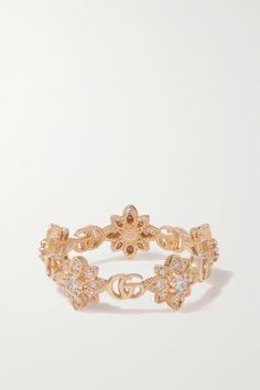 Gucci's 'Flora' ring is cast from 18-karat rose gold to resemble twisting flowers. The delicate blooms alternate with the brand's interlocking 'GG' moniker to form a band around your finger and shimmering diamonds are nestled at the heart of each one. Gucci Flower, Flora Gucci, Gucci Flora, Gucci Jewelry, Rose Gold Diamond Ring, Gold Diamond Ring, Rose Gold Watch, Ring Fit, Gold Diamond Rings