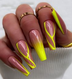 Explore a diverse range of chic and unique nail designs perfect for every occasion. Fluorescent Nails, Neon Acrylic Nails, Unghie Sfumate, Wow Nails, Fancy Nails Designs, Vibrant Nails, Dope Nail Designs, Neon Nails, Yellow Nails