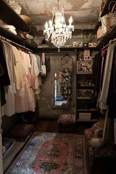 Diy Closet Ideas, Tiffany Room, Sunken Living Room, Dark Home Decor, Dark Home, Diy Closet