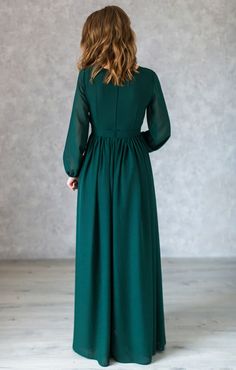 "Closed Dress With Sleeves ● The perfect closed formal dress ● Does not leave anyone indifferent lover of comfort, elegance and quality ● Can be made in different colors! (write what you want in the comments to the order) ● Beautiful keyhole neckline with pleats ● Long sleeves ● Chiffon belt, no elastic waist (sizes XS-L) ● Chiffon belt tied at the back (sizes XL-XXL) ● Flowy skirt is made with two layers of the chiffon ● Invisible zipper through entire back ● Standard length 153 cm (60 inches) Party Long Gown, Burgundy Maternity Dress, Green Flowy Dress, Blush Maternity Dress, Burgundy Bridesmaid Dress, Ivory Bridal Gown, Prom Dress Burgundy, Boho Bridal Dress, Emerald Dress