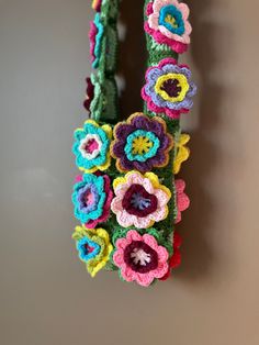 Handmade Mobile, Crocheted Bags, Crochet Purse Patterns, Floral Bags, Colorful Bags, Gift For Her Birthday, Purse Patterns, Mobile Phone Bag, Crochet Purses