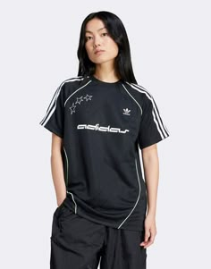 Tops by adidas Originals *Swipes right* Branded design Crew neck Raglan sleeves Relaxed fit Adidas Shirt Outfit, Adidas Aesthetic, Adidas Outfit Women, Adidas Short, Adidas Jersey, Adidas Fashion, Adidas Outfit, Performance Leggings, Adidas Shirt