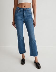 Alternative Dress, Best Jeans For Women, Casual Summer Outfits For Women, Simple Tees, Denim Details, Madewell Denim, Crop Jeans, Best Jeans, Linen Blazer