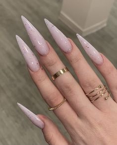 Almond Shaped Nails Medium Length, Stiletto Nails Milky White, Extra Long Almond Nails, Long Almond Nails Designs Classy, Sparkle Stiletto Nails, Milky White Stiletto Nails, Pretty Stiletto Nails, Simple Stiletto Nails, Pearly Nails