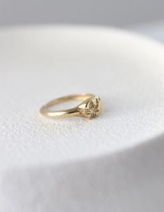 Gold Floral Signet Ring Solid Gold Engraved Lily Ring - Etsy Star Wedding Band, Delicate Wedding Band, Lily Ring, Skull Wedding Ring, Gothic Engagement Ring, Skull Engagement Ring, Diamond Skull, Delicate Wedding, Celestial Ring