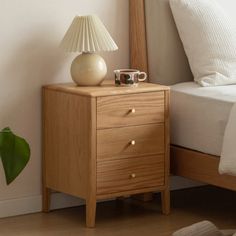 three-drawer bedside table modern minimalist Multifunctional Bedroom, Global Home Decor Style, Bedside Table Nordic, Minimalist Bedside Table, Inviting Bedroom, Oak Bedroom Furniture, Black Bedside Table, Oak Nightstand, Oak Bedside Tables