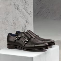 Luxury Black Dress Shoes With Buckle Closure, Black Dress Shoes With Removable Insole For Galas, Luxury Black Leather Shoes With Removable Insole, Fitted Black Monk Strap Shoes With Round Toe, Fitted Black Monk Strap Shoes With Closed Toe, Black Monk Strap Shoes With Brogue Detailing For Galas, Black Fitted Monk Strap Shoes With Round Toe, Black Fitted Monk Strap Shoes With Closed Toe, Luxury Black Almond Toe Monk Strap Shoes