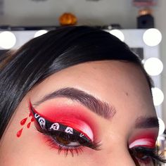 Scream Movie Makeup Looks, Ghost Face Makeup Ideas, Ghost Face Eye Makeup, Ghostface Eye Makeup, Ghostface Makeup Ideas, Baddie Halloween Makeup Looks, Horror Movie Inspired Makeup, Horror Makeup Halloween, Halloween Makeup Looks Eyeshadow