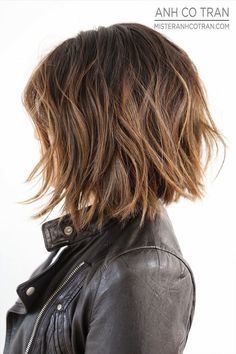 Textured Bob with Highlights - Short Haircuts for Thick Hair 2015 Aline Bob, Shaggy Bob Hairstyles, Shaggy Bob, Shaggy Haircuts, Wavy Bob Hairstyles, Choppy Bob Hairstyles, Layered Bob Hairstyles, Haircut For Thick Hair