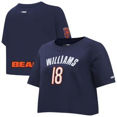 This Pro Standard Caleb Williams Cropped Boxy T-Shirt lets you rep your favorite Chicago Bears player in style. The boxy fit ensures a relaxed feel and freedom of movement, making it a comfortable choice for game day or casual outings. Its cropped hem adds a stylish and modern aesthetic, perfectly complementing the bold display of team spirit. Boxy Cropped T-shirt For Streetwear, Athleisure Graphic Print T-shirt For Game Day, Cropped Crew Neck T-shirt With Graphic Print For College, Athleisure Crop Top With Letter Print And Crew Neck, Sporty Crew Neck Crop Top With Letter Print, Sporty Relaxed Fit T-shirt With Team Logo, Sporty Logo Print Crew Neck Crop Top, Casual Relaxed Fit Tops With Team Logo, Boxy Sporty T-shirt For Streetwear