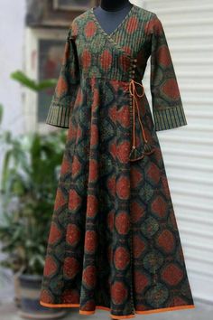 Trendy Modest Dresses, Vestidos Retro, Dress Modest, Pakistani Dresses Casual, Salwar Kamiz, Batik Fashion, Cotton Kurti Designs, Kurti Neck Designs, Kurta Designs Women