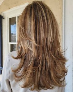 Women Layered Haircut Long, Layered Hair By Hair Pattern, Long Length Hair Styles Easy Everyday, Layered Feathered Hair, Feather Haircut Medium, Feathered Layered Hairstyles, 2024 Haircut, Sophia Grace