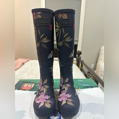 Brand New Beautiful Butterfly And Flower Rain Boots Size:5 Color: Navy With Fuchsia Lining Joules Rain Boots, Flower Rain, Butterfly And Flower, Beautiful Butterflies, Winter Rain, Rain Boots, Color Blue, Women Shoes, Brand New