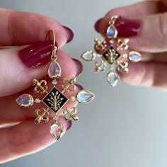 Diamonds in the Library - A lady with a love for literature and shiny things discusses books & bling. Earring Styling, European Jewelry, Dope Jewelry, Fancy Jewellery, Moonstone Earrings, Jewelry Lookbook, Moonstone Jewelry, Fancy Jewelry, Shiny Things