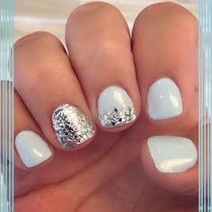 Cruise Manicure Ideas, Blue Glitter Gel Nails, Nye Nails Short, Nails Ideas Glitter, Blue Nails Glitter, Powder Blue Nails, Glitter Gel Nail Designs, Gel Nails Designs, Gel Nails Ideas