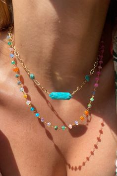 This hand wrapped chain features hot pink opal and mixed genuine rainbow opal for a touch of elegance and positivity. The 14K goldfill adds a luxurious finish to this 16-18" necklace. Make a statement and radiate positive vibes. Neckmess Ideas, Neon Punch, Radiate Positive Vibes, Pink Diy, Chain Ideas, Rainbow Opal, Neon Rainbow, Blue Hawaiian, Rainbow Crystal