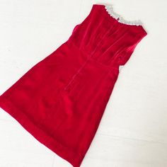 "❤️❤️❤️ what a perfect Christmas dress! Soft velvet with a wonderful metallic silver lace trim. This is sooooo festive and super dooper glam! Condition: Excellent Label: None. Very well made. Bust 34\" Empire waist 28/29\" Hips 37\" Length 33.5\" This item has been professionally dry cleaned and is ready to wear. Comes from a smoke and pet free home. Don't forget to follow me on Instagram @tammaraclearshercloset for new listing alerts. This is shipping from Singapore. Standard post to the US tak Party Velvet Dress With Lace Trim, Velvet Lace Trim Dress For Party, Velvet Dress With Lace Trim For Party, Vintage Christmas Party Dresses, Vintage Formal Christmas Dresses, Christmas Vintage Formal Dress, Vintage Christmas Formal Dresses, Velvet Evening Dress With Lace Trim, Elegant Sleeveless Festive Holiday Dress