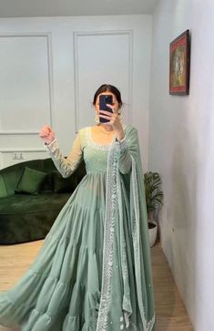 Long Anarkali Gown, Anarkali Suits Designer, Long Anarkali, Simple Frocks, Fancy Dresses Long, Designer Dresses Casual