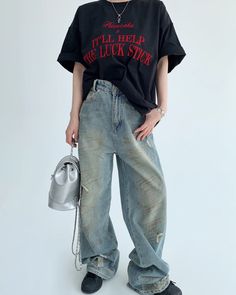 Denim pants with a vintage feel with exquisite distressing.

The key point is the straight, not too wide silhouette with a loose, falling silhouette.

This is a recommended item that will expand the range of your outfits if you own one.

◾️Model
Height/Weight: 162cm(63.7in)/45kg(99.2lb)
Try-on size: M







Cm
(inches)

Length
Waist
Hip


S
106(41.7)
60(23.6)
106(41.7)


M
108(42.5)
64(25.1)
110(43.3)


L
110(43.3)
68(26.7)
114(44.8)


XL
112(44.0)
72(28.3)
118(46.4) Trendy Baggy Distressed Flare Jeans, Urban Denim Blue Distressed Flare Jeans, Urban Style Distressed Denim Blue Flare Jeans, Urban Distressed Denim Blue Flare Jeans, Grunge Wide Leg Distressed Pants, Baggy Washed Blue Grunge Jeans, Trendy Baggy Distressed Jeans, Grunge Straight Leg Washed Jeans, Distressed Washed Blue Cotton Pants