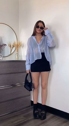 Off White Mini Skirt Outfit, Spring Club Outfits, Outfit Semi Formal Mujer, Business Law, Causual Outfits, Fashion Mistakes, Lookbook Outfits