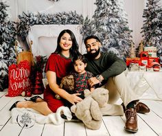 Christmas Tree White Wood Floor Photography Backdrop Prop Christmas Photoshoot Kids, Xmas Photoshoot, Floor Photography, Christmas Tree White, Photo Backdrop Christmas, Christmas Poses, White Wood Floors, Indoor Family, Christmas Couples