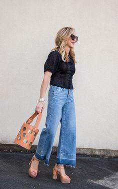 Cropped Jeans Outfit Summer, Flare Jeans Outfit Spring, Flare Jeans Outfit, Jeans Outfit Spring, Wide Leg Jeans Outfit, Jeans Outfit Fall, High Waisted Cropped Jeans