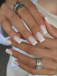 French Nails Small Nail, Milky White French Nails, Short French Nails, White French Nails, Short French, Milky Nails, White French Tip, Outfit Classy, French Nail Designs