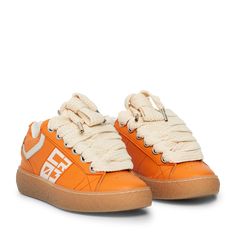 The Dude Orange Leather are a must-have for every wardrobe. Crafted from premium black calfskin, they feature a caramel sole and modern design details. A perfect sneaker for every day. Concept Sneakers, Perfect Sneakers, The Dude, Brand Concept, Sneakers For Men, Orange Leather, Us Man, Design Details, Calf Skin