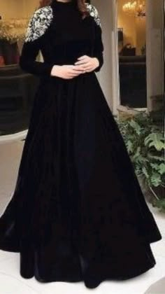 Western Gowns Party Wear, Gown Dress Party Wear, Western Gowns, Indo Western Gown, Western Gown, Party Wear Gowns, Dress Party Wear, Gown Party Wear, Long Gown Design