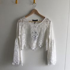 For Love & Lemons Vika Crop Bell Sleeve Lace Top In Ivory Sz Xs Nwt! White Cropped Lace Top, White Lace Trim Top For Brunch, Chic White Lace Top For Wedding, Elegant White Crop Top For Spring, White Wedding Top For Spring, Feminine White Lace Top For Brunch, White Summer Wedding Top, White Spring Wedding Top, Elegant White Spring Crop Top